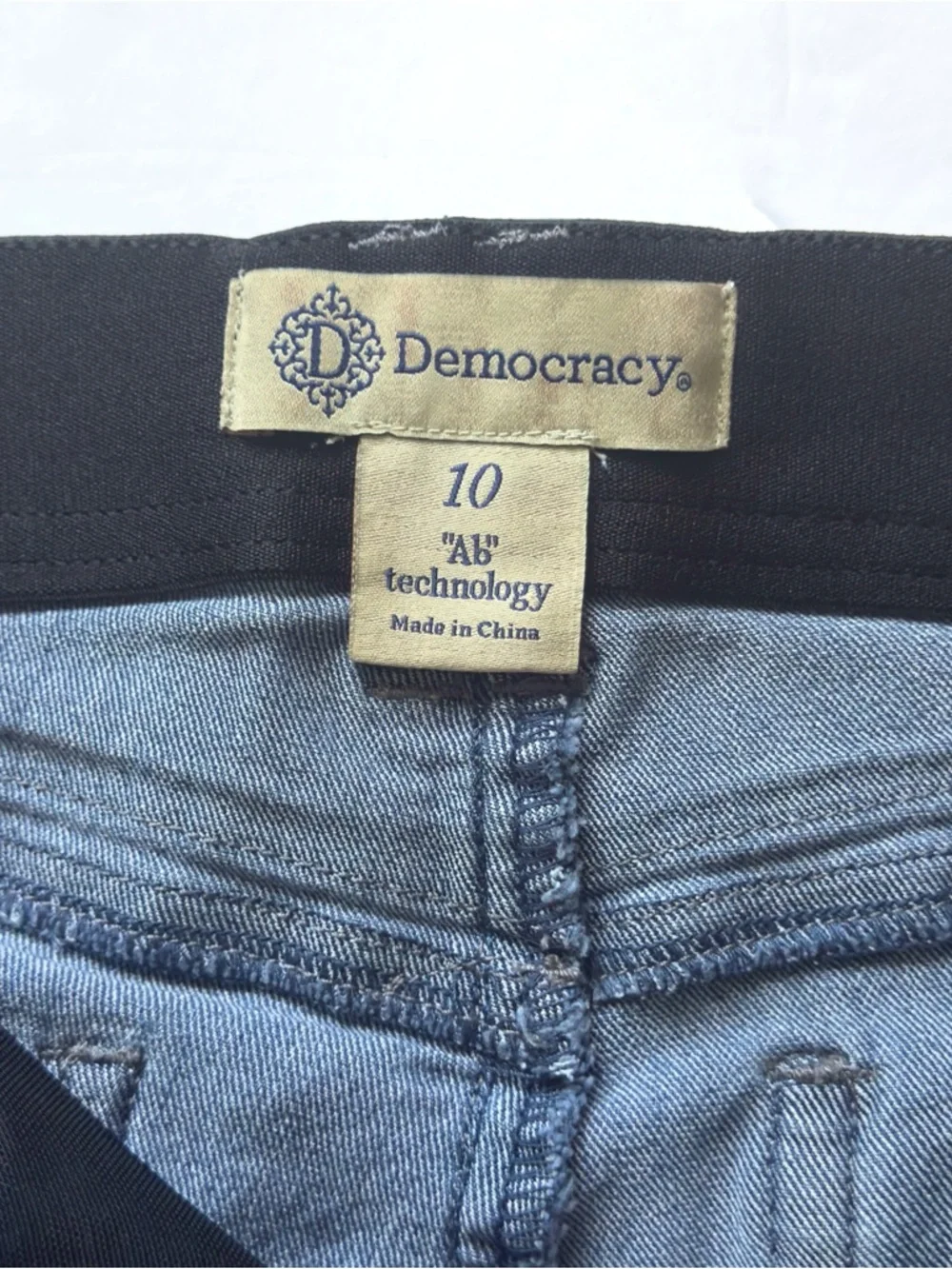Democracy Ab Technology Skinny Jeans 10 Distressed Mid Rise Medium Wash Stretch